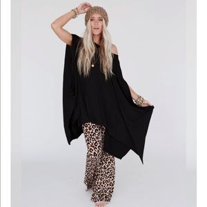 NWOT Three Birds Nest Wren Tunic black OS